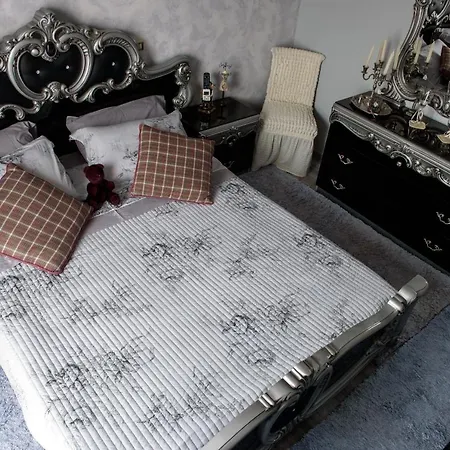 Katerina's * كارداميلي