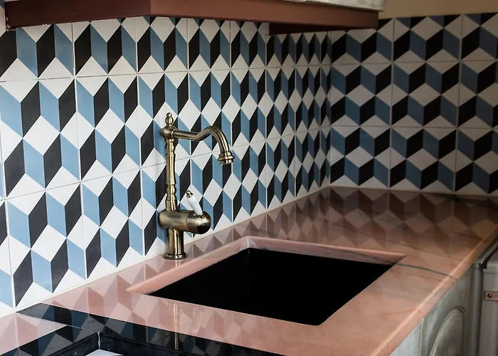 Katerina's * كارداميلي