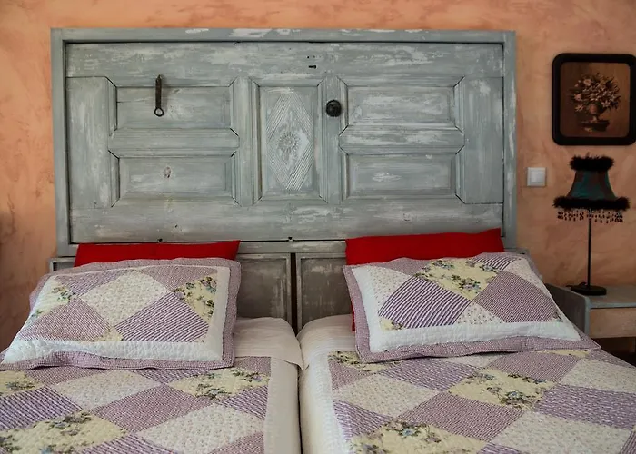 Katerina's * Kardhamili