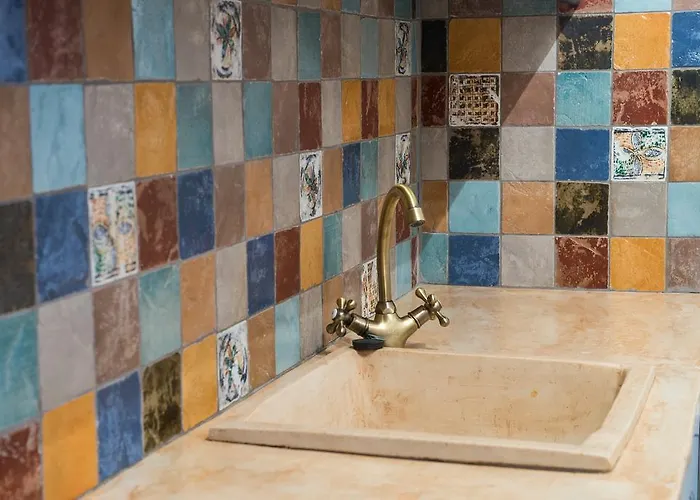 Katerina's كارداميلي